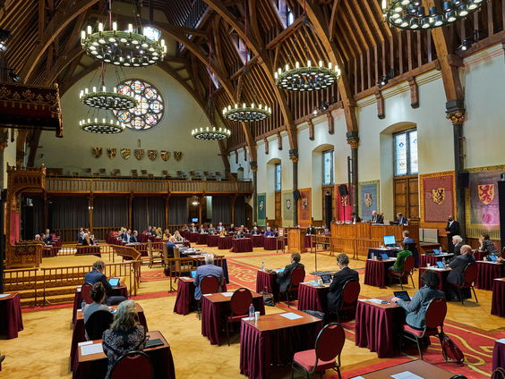 Eerste Kamer stemt over parlementair onderzoek discriminatie