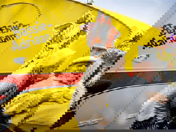 Bas van Toorn, oftewel Clown Bassie, werd 86 en dat werd groots gevierd