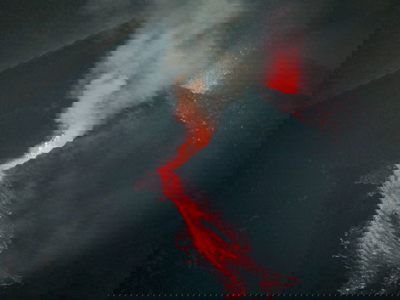 Onrust op La Palma duurt voort: vulkaan blijft lava uitspugen