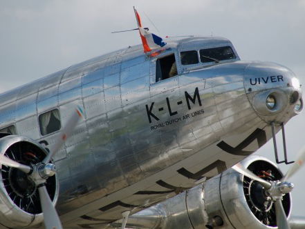 De eerste KLM-vlucht: koud, krap en turbulent