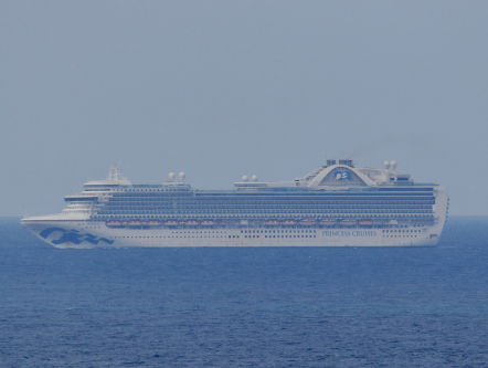 Bemanning cruiseschepen voor kust Australië mag niet aan land