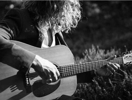 Wakker worden met folkmuziek van.. Max Poolman!