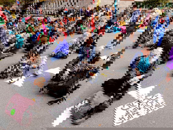 Volkskrant-journalist Mac van Dinther vertelt over zijn arrestatie