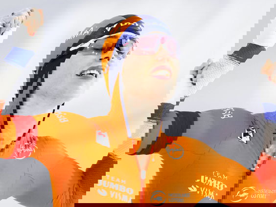 De Jong na het pakken van de wereldtitel op de 3.000 meter