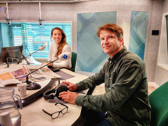 Ilvy Njiokiktjien en Martijn Beekman over de Prinsjesfoto