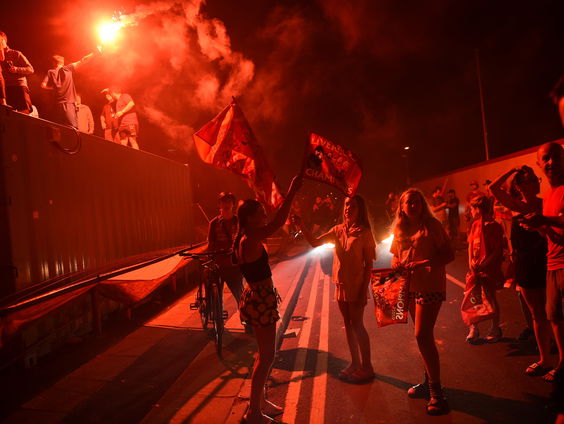 Liverpool na 30 jaar eindelijk weer kampioen