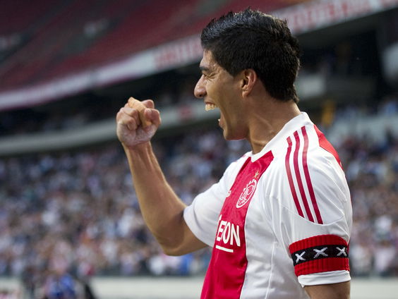 Ten Hag over Suárez: 'Niet aan de orde, maar hij is altijd welkom'