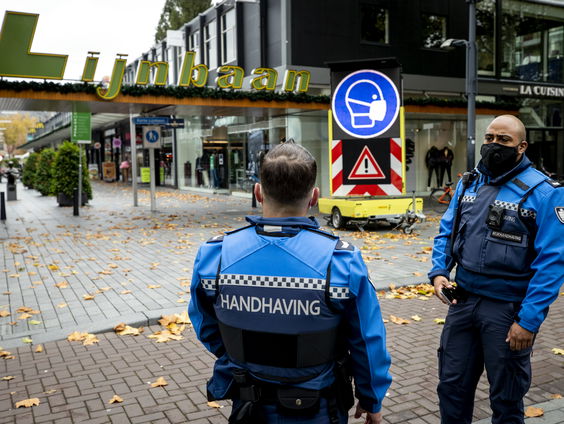 Dagelijks meldingen, vragen en klachten over mondkapjesplicht