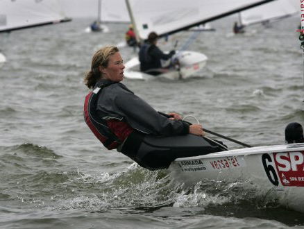 Carolijn Brouwer is de eerste vrouw die de Volvo Ocean Race weet te winnen.