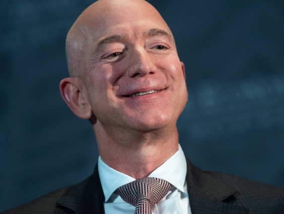 Jeff Bezos heeft als eerste mens meer dan 200 miljard dollar