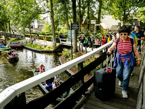 'Als je vooral geld wil verdienen, krijg je snel problemen met overtoerisme’