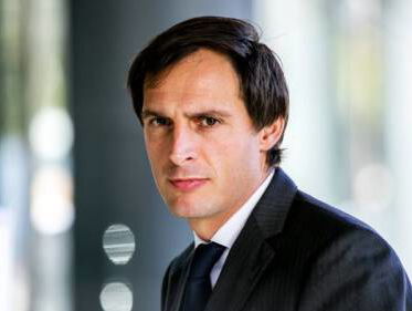 Den Haag Vandaag: Hoekstra vraagt om steun voor aandelenkoop