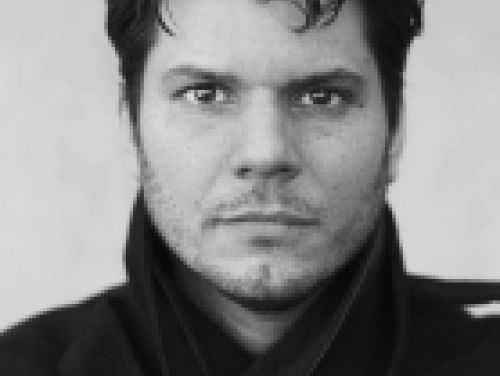 "Wit konijn, rood konijn": een toneelstuk over keuzes maken