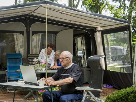 Staat de smartphone ontspanning op vakantie in de weg?