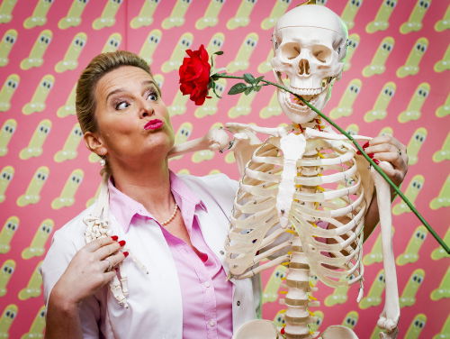 Er is er één jarig: Martine Sandifort