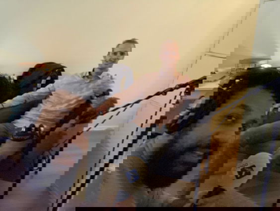 Job verstuurt kerstpakketten naar internationale studenten