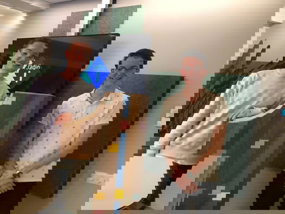 Te gast: lijsttrekker Jaron Tichelaar van de partij JONG!