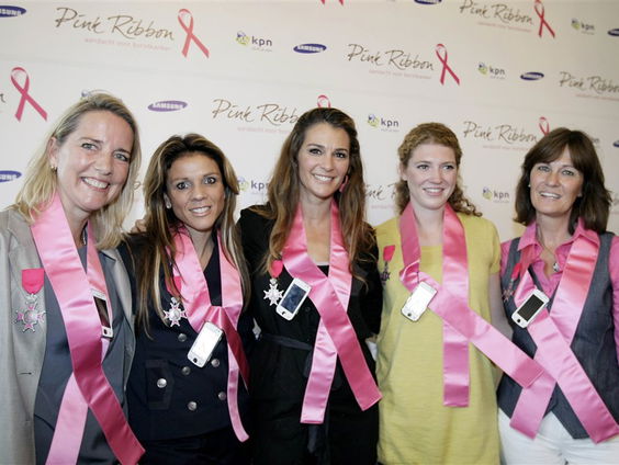 Bieden Pink Ribbon-lintjes troost? ‘Totaal niet’, zegt borstkankerpatiënt Marjolein