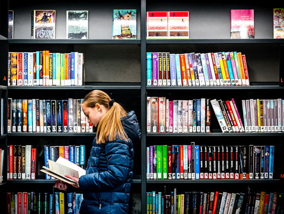 Na toiletpapier worden nu boeken gehamsterd
