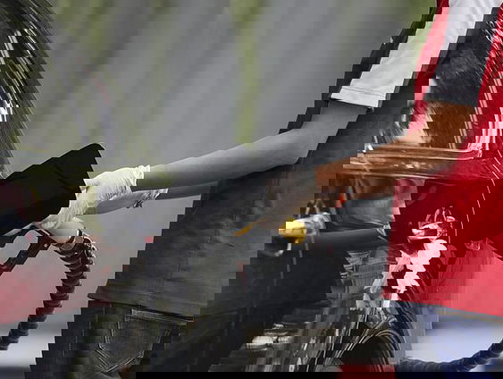 Laten mensen de auto staan door de hoge benzineprijzen?