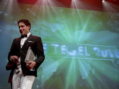 Mustafa Marghadi wint Tegel voor 'Bij ons #inMolenbeek'