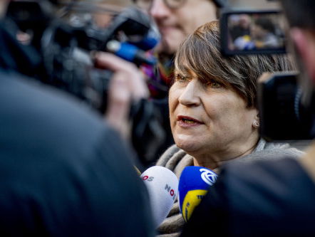 Minister Ploumen stapt in abortushulp Afrika