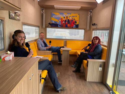 Wethouder Kathmann in gesprek met kleine ondernemers in Rotterdam