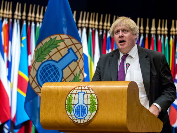 Johnson is om: de Britten moeten aan de lijn