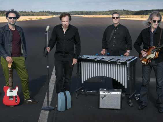 Asfaltfeeen: poëzie op een bedje van sferische muziek