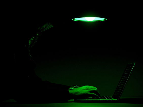 Hoe sla je terug als je de vijand niet ziet?