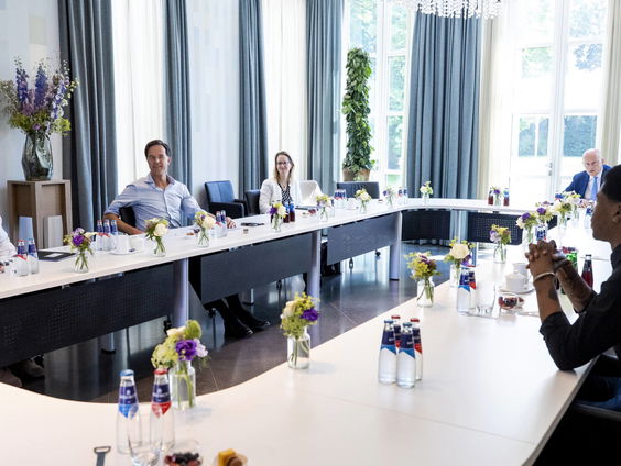 Rutte: emotie vasthouden om racisme te bestrijden