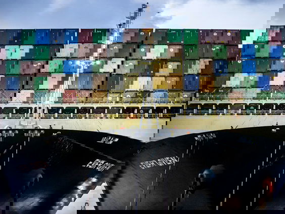 'Blokkeerschip' Ever Given komt aan in haven Rotterdam