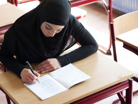 "Met een uitkering kun je moeilijk integreren"