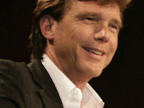 Dwingt John de Mol Facebook op de knieën?