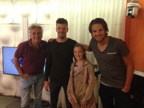 Ouders en kinderen treden op voor Warchild