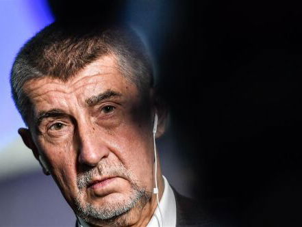 Anti-EU premier aan het roer in Tsjechië