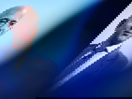 Jeff Bezos stapt op als Amazon-topman, blijft wel betrokken