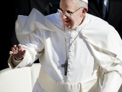 Paus ontwijkt ringkussen