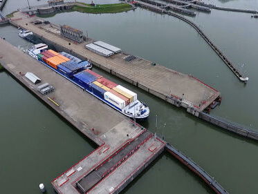 Achterstallig onderhoud van sluizen zorgt voor problemen in de binnenvaart