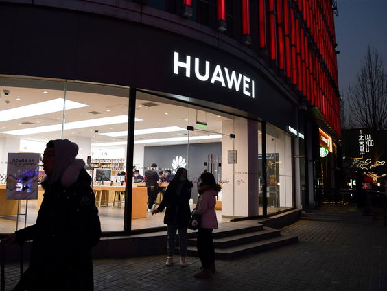 Nederlanders willen wel Chinese telefoon, maar niet Chinese technologie in 5G-netwerk