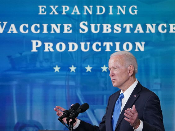 Waarom weet de VS wél in rap tempo te vaccineren?