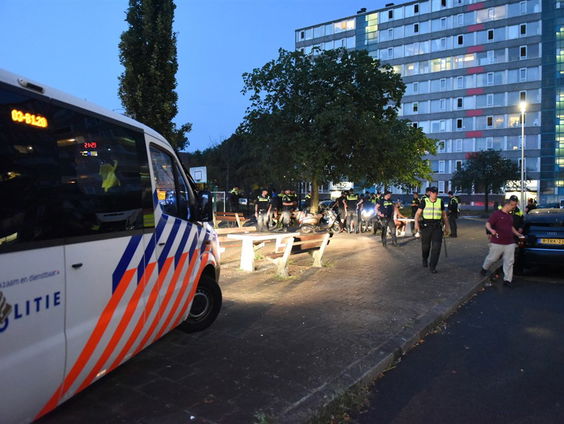 Stand.nl: De stadsrellen moeten harder worden aangepakt