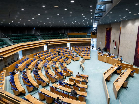 Stand.nl: Er moet meer kleur in de Tweede Kamer