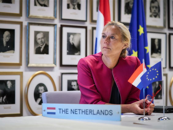 Sigrid Kaag van Buitenlandse Handel en Ontwikkelingssamenwerking over situatie in Beiroet