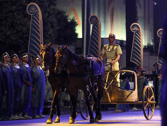 Een gouden parade van mummies
