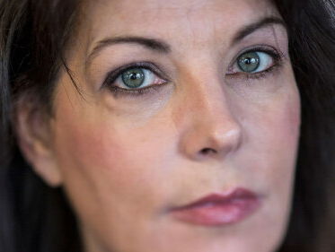 Manon Uphoff worstelt met een groter wordend verleden in nieuwe roman (2/2)