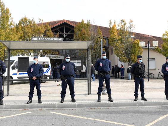 Hoe Macron islamistisch geweld wil voorkomen