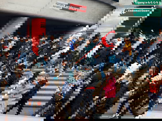 Zorgen volle stadions ook voor meer besmettingen?