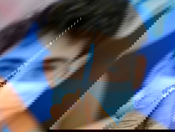 Tieners voor begin nieuw schooljaar volledig gevaccineerd