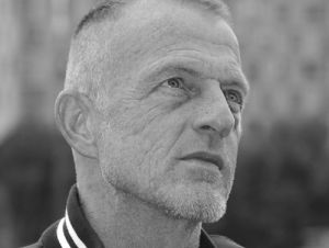 Kunststof - Gerbrand Bakker, schrijver